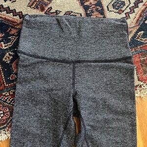 Lululemon size 2 Herringbone Leggings - Black and White